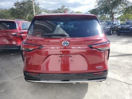 2023 Toyota Sienna Limited