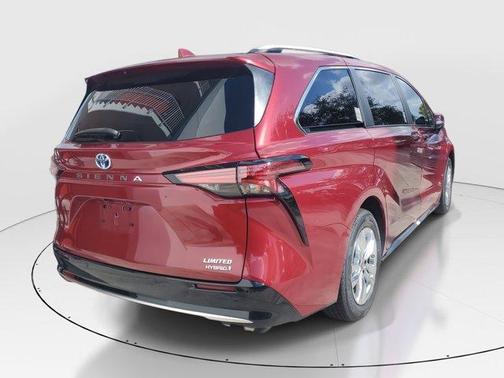 2023 Toyota Sienna Limited