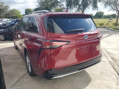 2023 Toyota Sienna Limited
