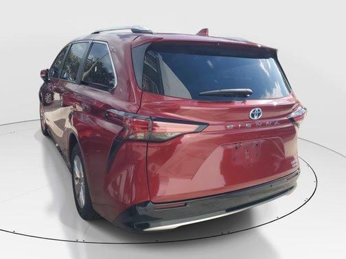 2023 Toyota Sienna Limited