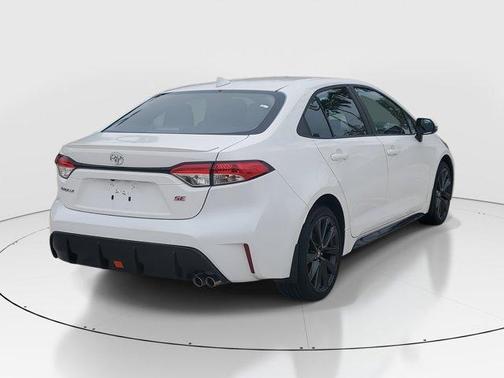 Ice 2024 Toyota Corolla SE