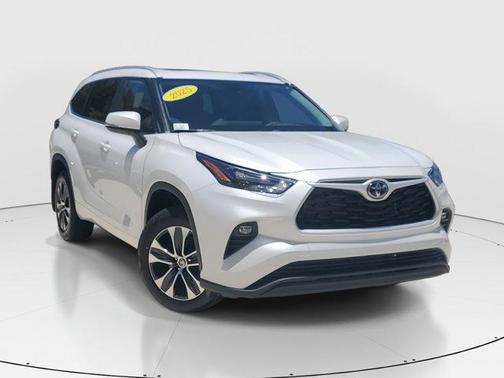 2025 Toyota Highlander XLE