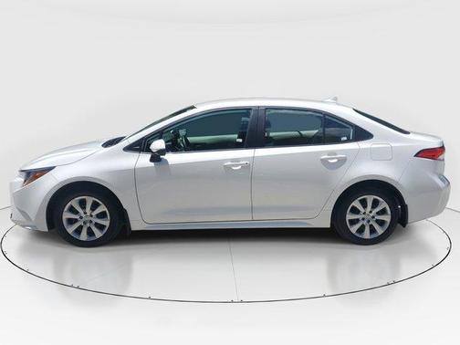 Wind Chill Pearl 2025 Toyota Corolla LE