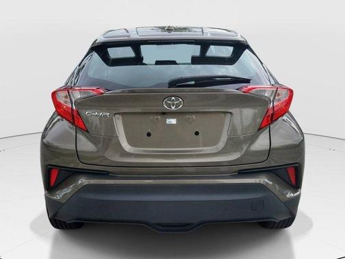 Bronze 2021 Toyota C-HR LE