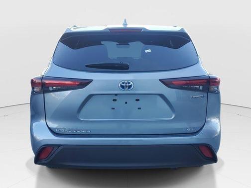 2024 Toyota Highlander Hybrid XLE