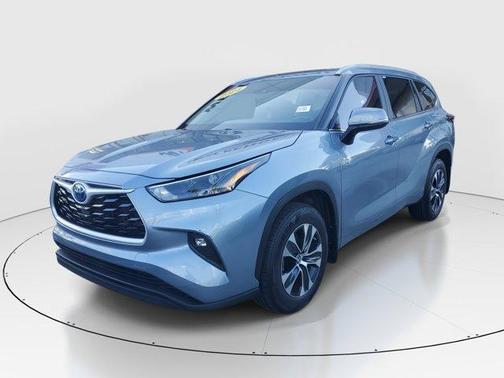 2024 Toyota Highlander Hybrid XLE