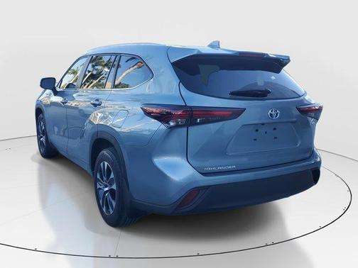 2024 Toyota Highlander Hybrid XLE