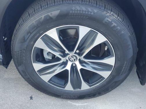 2024 Toyota Highlander Hybrid XLE