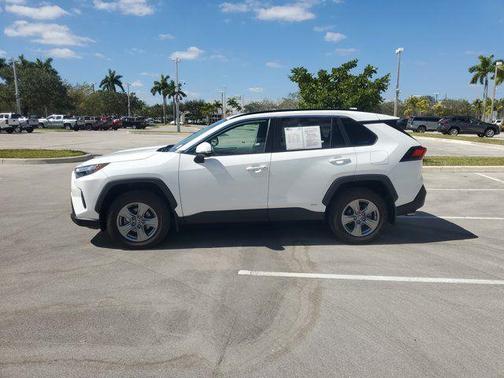 2024 Toyota RAV4 Hybrid XLE