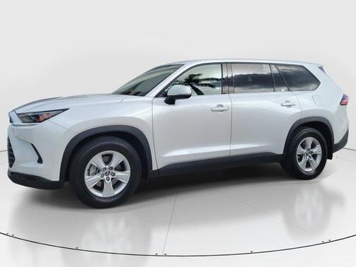 Pearl 2025 Toyota Grand Highlander LE