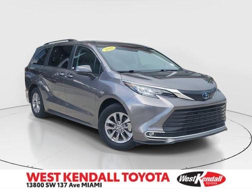 2023 Toyota Sienna XLE