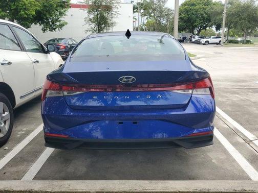2022 Hyundai ELANTRA SEL