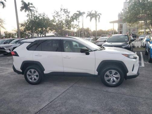 2021 Toyota RAV4 LE