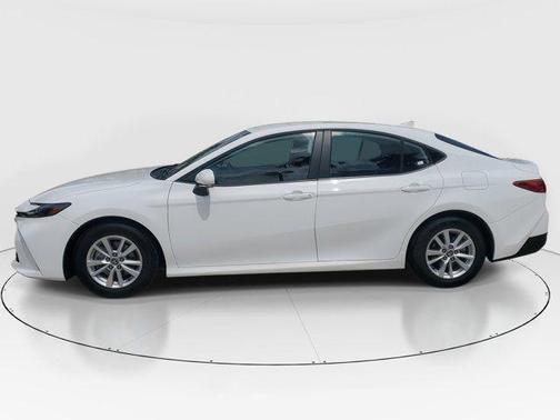 Ice 2025 Toyota Camry LE