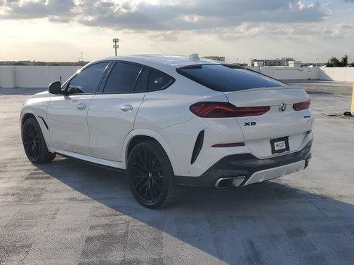 2023 BMW X6 xDrive40i