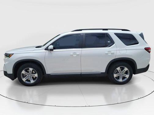 White 2023 Honda Pilot EX-L 8-Passenger