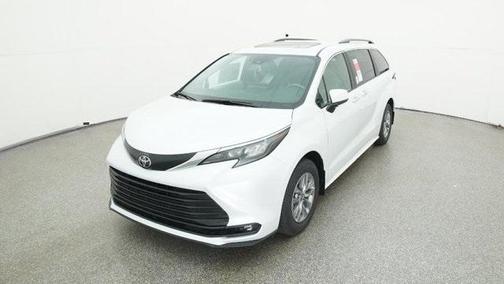 2026 Toyota Sienna XLE 8 Passenger