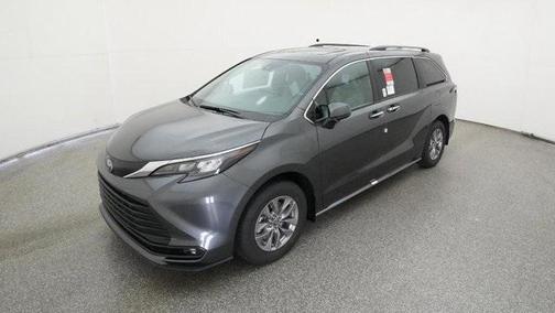 2025 Toyota Sienna XLE