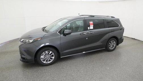 2025 Toyota Sienna XLE