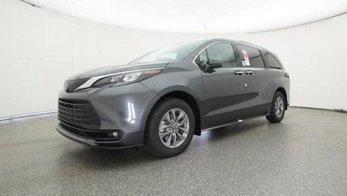2025 Toyota Sienna XLE