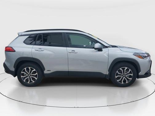 2024 Toyota Corolla Cross Hybrid SE