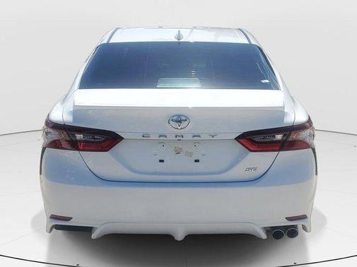 Ice 2023 Toyota Camry SE