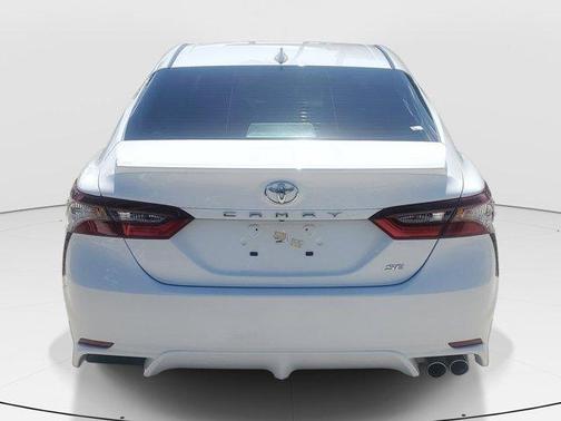 Ice 2023 Toyota Camry SE