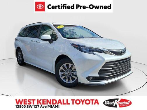 Pearl 2026 Toyota Sienna XLE