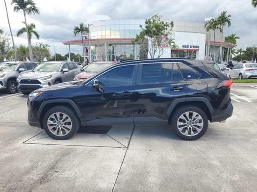 2023 Toyota RAV4 XLE Premium