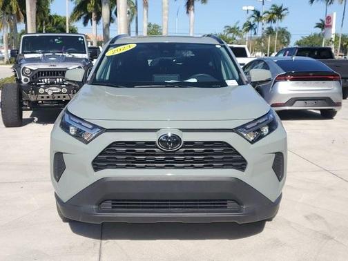 2023 Toyota RAV4 XLE