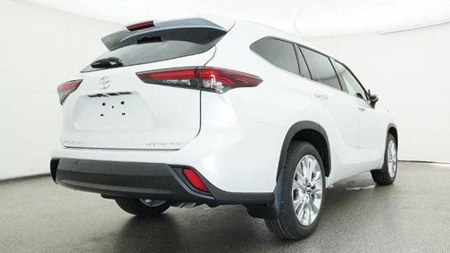 Pearl 2026 Toyota Highlander Limited