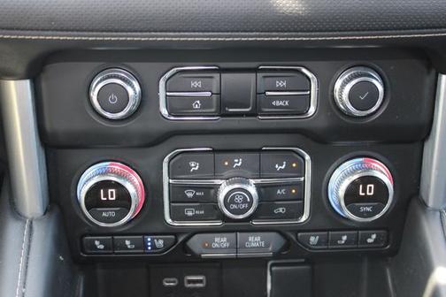 White Frost 2022 GMC Yukon SLT