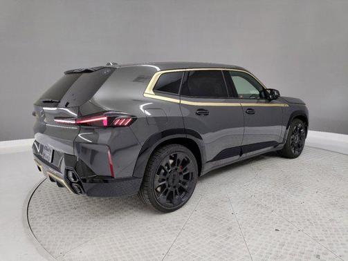 2025 BMW XM Base