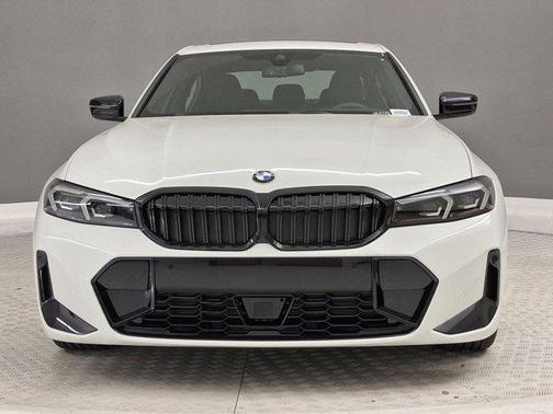 Alpine White 2026 BMW 330 330i