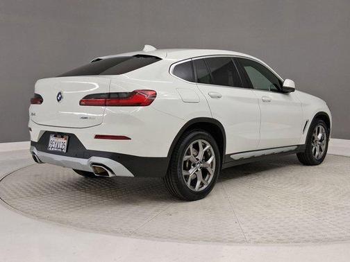 2023 BMW X4 xDrive30i