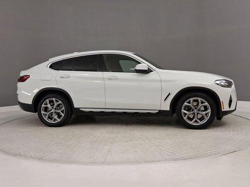2023 BMW X4 xDrive30i