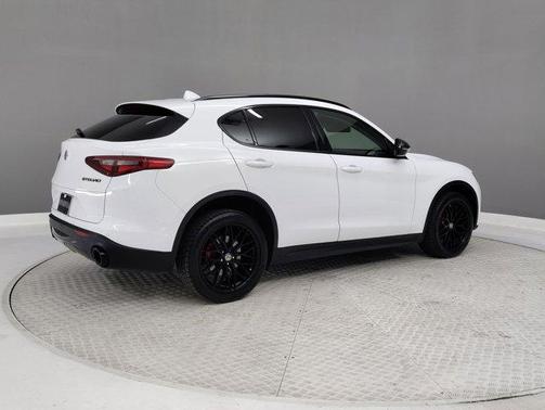 2019 Alfa Romeo Stelvio Sport