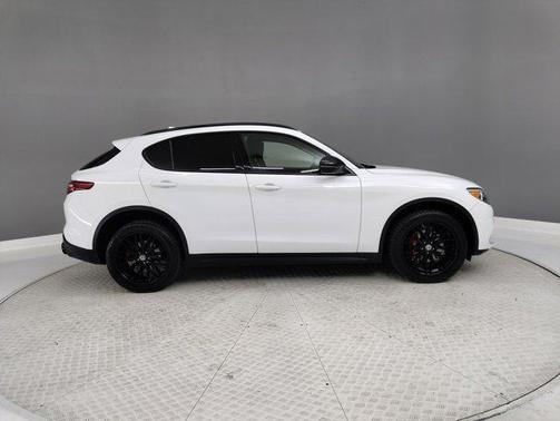 2019 Alfa Romeo Stelvio Sport