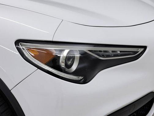 2019 Alfa Romeo Stelvio Sport