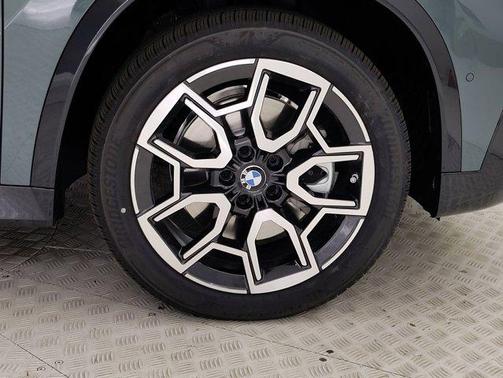 Cape York Green Metallic 2026 BMW X1 xDrive28i