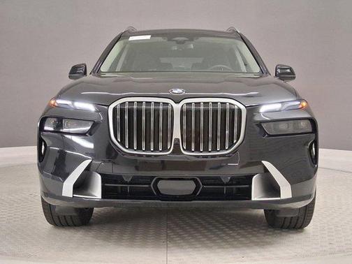 Black Sapphire Metallic 2024 BMW X7 xDrive40i