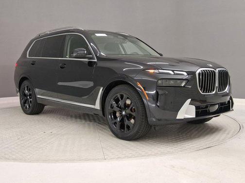 Black Sapphire Metallic 2024 BMW X7 xDrive40i