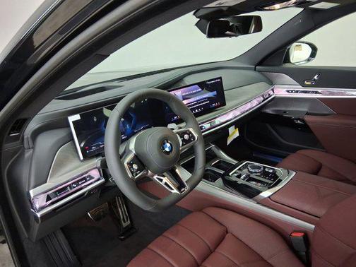 2026 BMW 740 740i