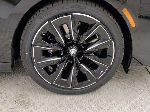 2025 BMW 760 i xDrive