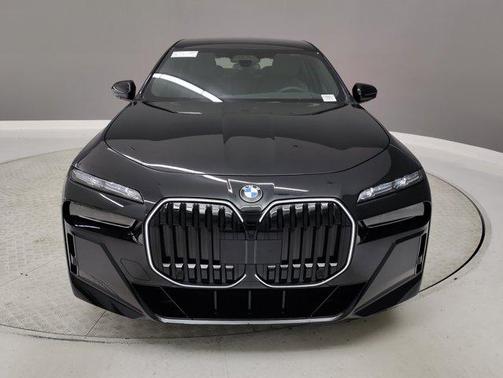 2025 BMW 760 i xDrive