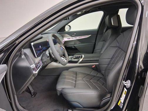 Black Sapphire Metallic 2026 BMW 750e i xDrive