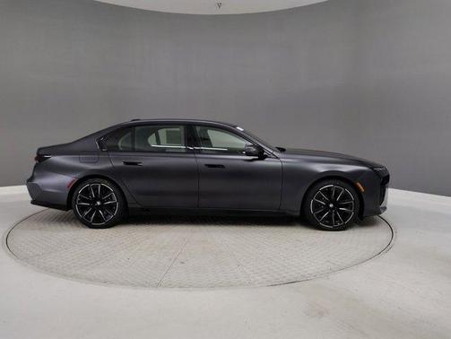 2026 BMW 740 740i