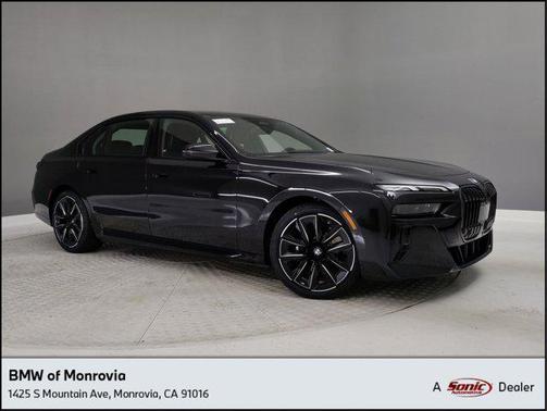 2025 BMW 750e i xDrive