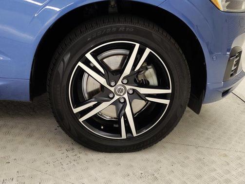 2018 Volvo XC60 Recharge Plug-In Hybrid T8 R-Design