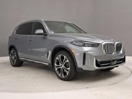Skyscraper Grey Metallic 2026 BMW X5 sDrive40i